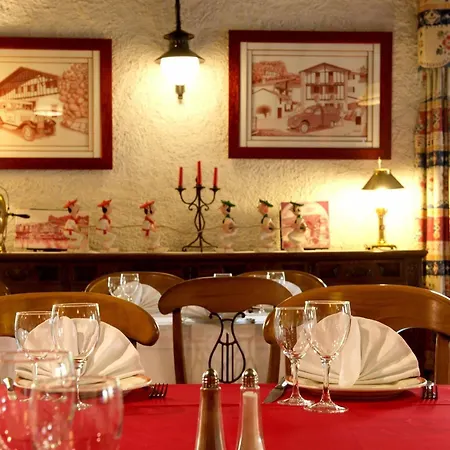 Chez Tante Ursule 4* كامبو-لي-بان